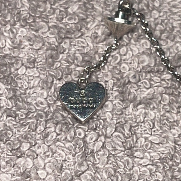 Preloved Gucci blind for love bracelet good condition has some little scratches - Picture 4 of 6